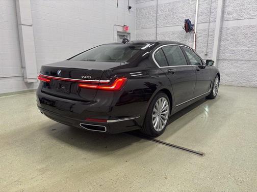 2021 BMW 740 i xDrive