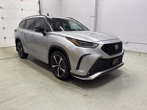Silver 2021 Toyota Highlander XSE