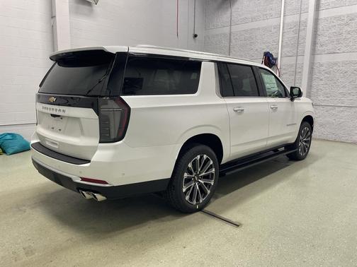 2025 Chevrolet Suburban High Country