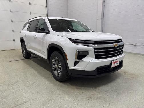 Summit White 2026 Chevrolet Traverse LT