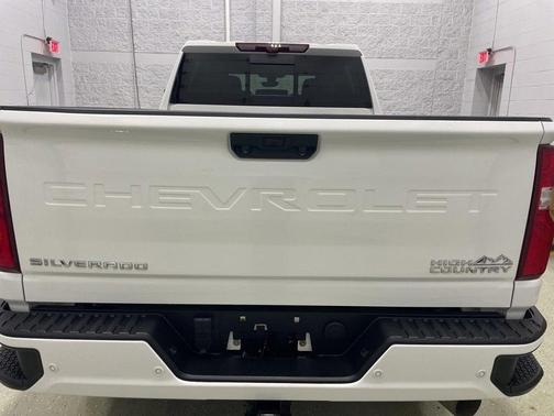 2022 Chevrolet Silverado 3500 High Country