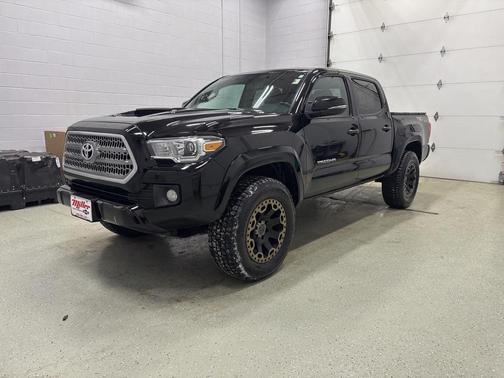 2017 Toyota Tacoma TRD Sport