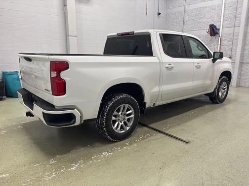 Summit White 2026 Chevrolet Silverado 1500 RST