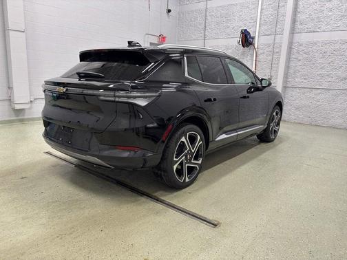 2026 Chevrolet Equinox EV LT 2