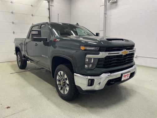 2025 Chevrolet Silverado 3500 LT