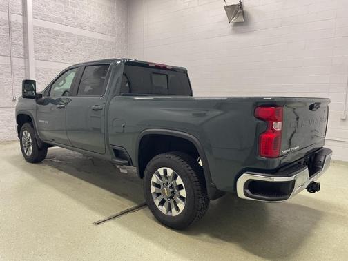 2025 Chevrolet Silverado 3500 LT