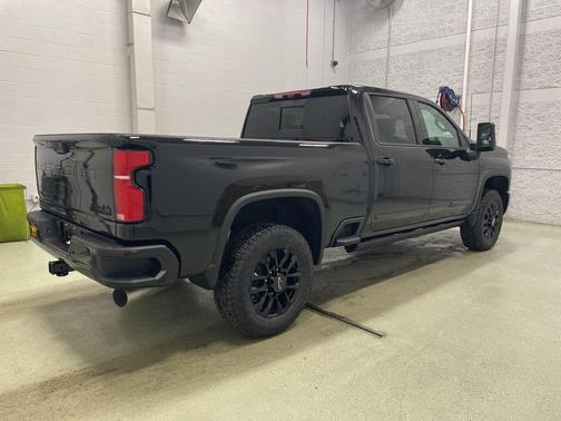 2025 Chevrolet Silverado 3500 High Country