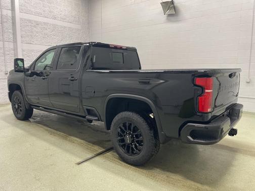 2025 Chevrolet Silverado 3500 High Country