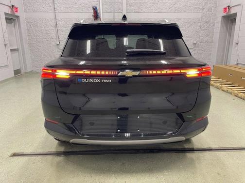 2025 Chevrolet Equinox EV LT 2