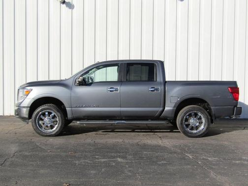 2018 Nissan Titan SV
