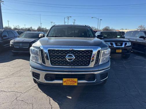 2018 Nissan Titan SV