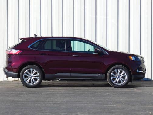 2022 Ford Edge Titanium