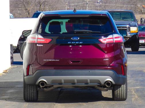 2022 Ford Edge Titanium