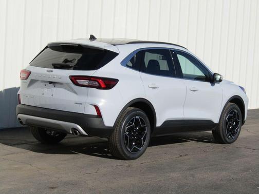 2026 Ford Escape Platinum