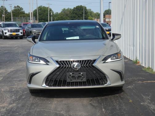 Beige Metallic 2025 Lexus ES 350 Luxury