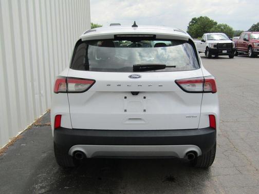 Oxford White 2022 Ford Escape S
