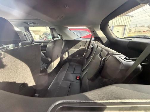 Star White 2023 Ford Explorer Limited