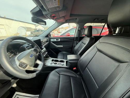 Star White 2023 Ford Explorer Limited