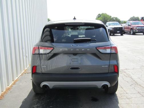 Gray Metallic 2022 Ford Escape SE