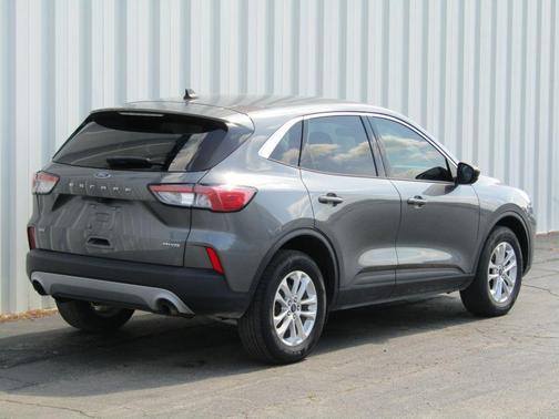 Gray Metallic 2022 Ford Escape SE