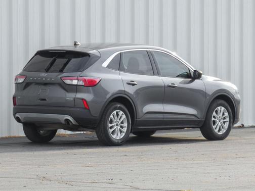 Gray Metallic 2022 Ford Escape SE
