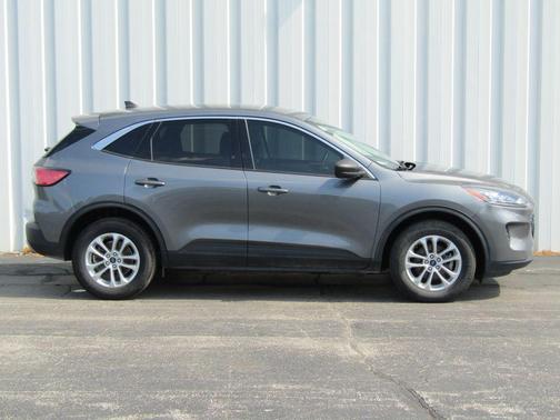 Gray Metallic 2022 Ford Escape SE