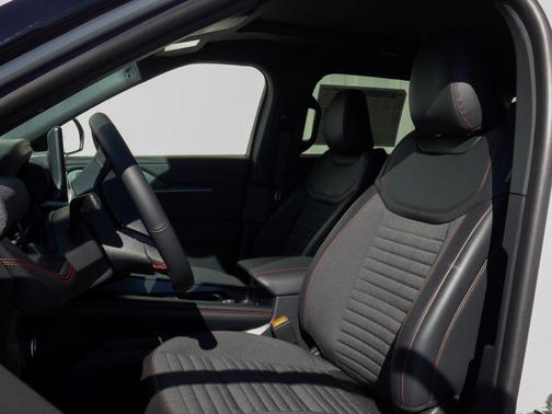 Star White 2026 Ford Explorer ST-Line