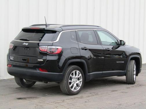 2022 Jeep Compass Latitude Lux