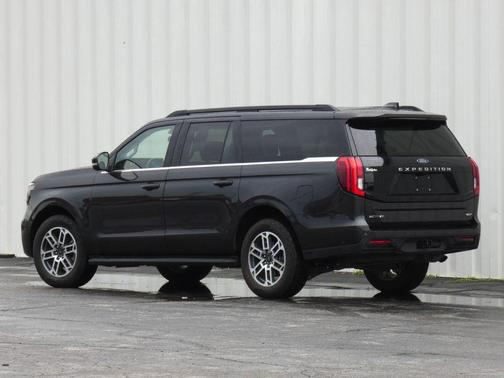 Gray Metallic 2025 Ford Expedition Max Active
