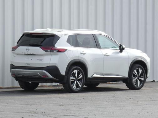 White 2023 Nissan Rogue Platinum