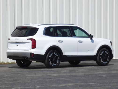 Glacial White Pearl 2025 Kia Telluride S