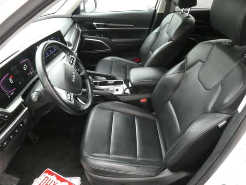 Glacial White Pearl 2025 Kia Telluride S