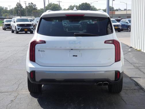 Glacial White Pearl 2025 Kia Telluride S