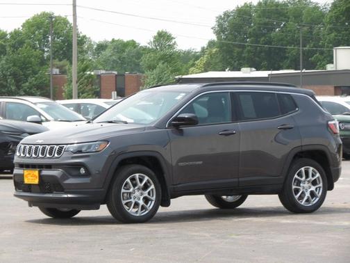 2024 Jeep Compass Latitude Lux