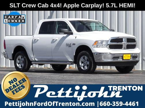Bright White Clearcoat 2019 RAM 1500 Classic SLT