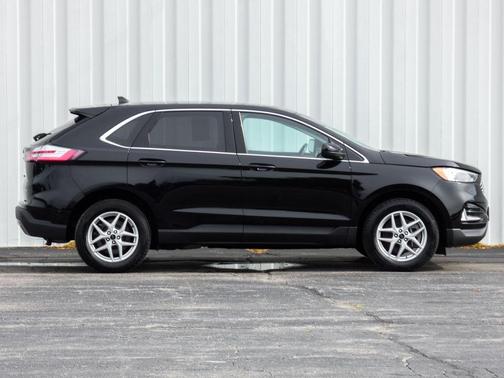 Black Metallic 2024 Ford Edge SEL