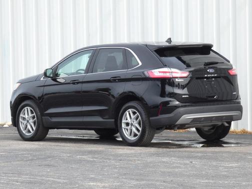 Black Metallic 2024 Ford Edge SEL