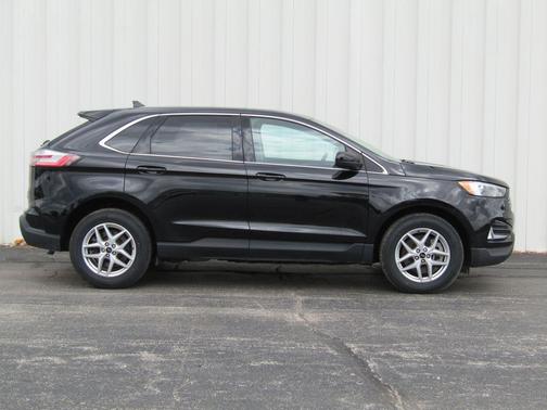 Black Metallic 2024 Ford Edge SEL