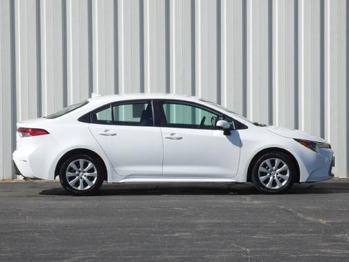 Ice 2025 Toyota Corolla LE