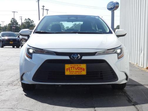 Ice 2025 Toyota Corolla LE