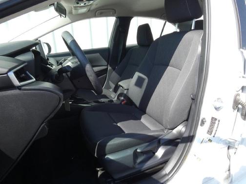 Ice 2025 Toyota Corolla LE