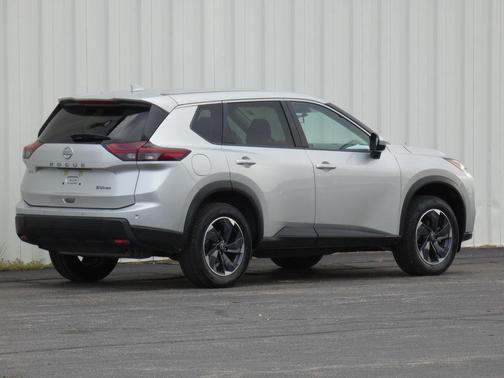 Brilliant Silver Metallic 2024 Nissan Rogue SV