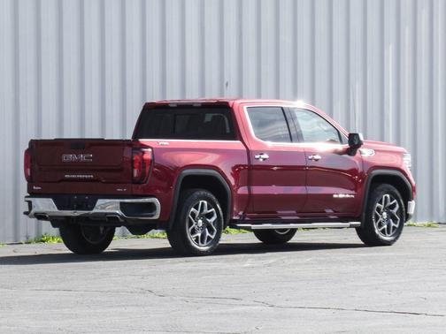 Cayenne Red Tintcoat 2022 GMC Sierra 1500 SLT