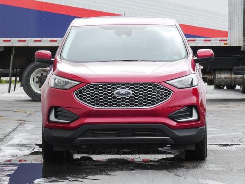Red Metallic 2023 Ford Edge SEL