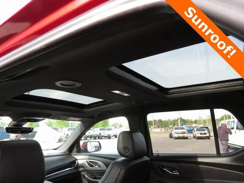 2022 Chevrolet Traverse LT Leather