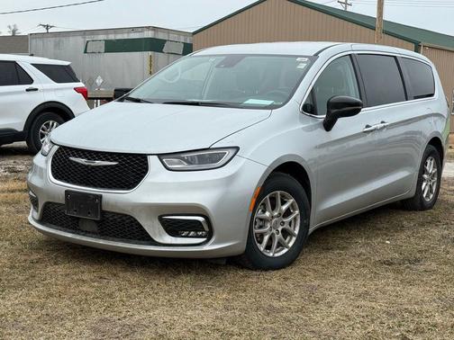 2024 Chrysler Pacifica Touring-L