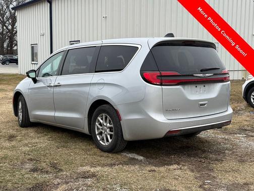 2024 Chrysler Pacifica Touring-L