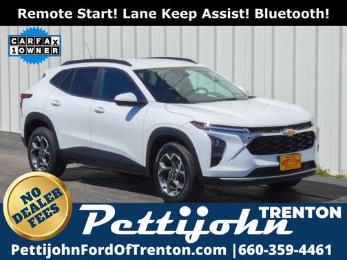 Summit White 2025 Chevrolet Trax LT