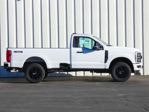 Oxford White 2026 Ford F-350 XL