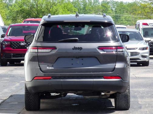 Metallic 2023 Jeep Grand Cherokee L Laredo